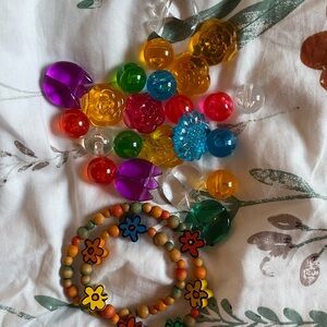 Vintage 90s Colorful Flower Beads for Crafting